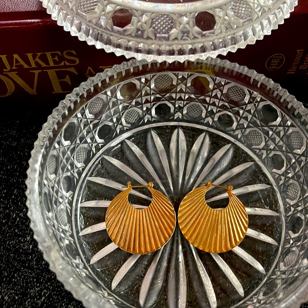 Vintage estate Art Deco gold earrings
